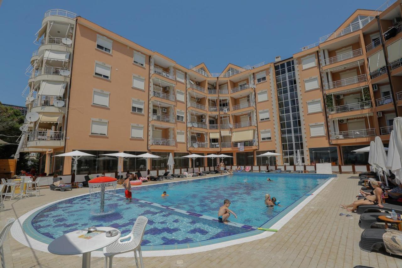 Apartment Golem  Exterior photo